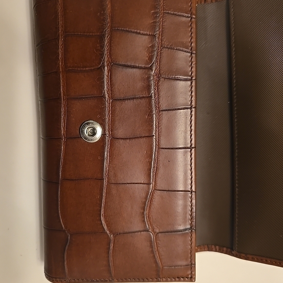 Dooney & Bourke Brown Crocodile Embossed Wallet - Picture 15 of 16
